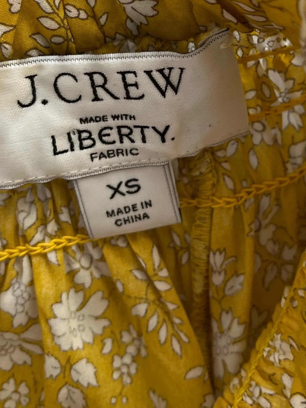 Women’s J. Crew liberty floral yellow ruffle neck puff sleeve shift dress. XS